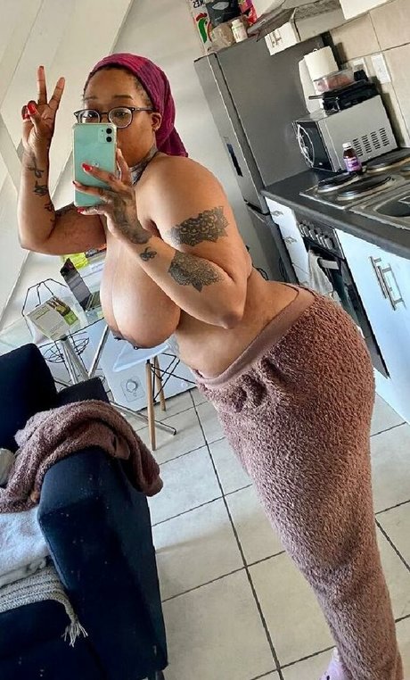 Bootymanda perfect star pic