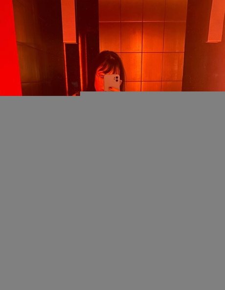 Giovanna Zague pretty actress photos