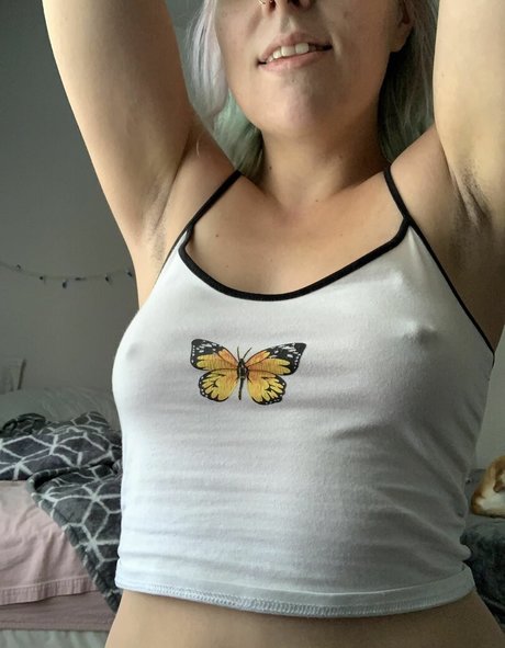 Peachymaxine erotic model pic