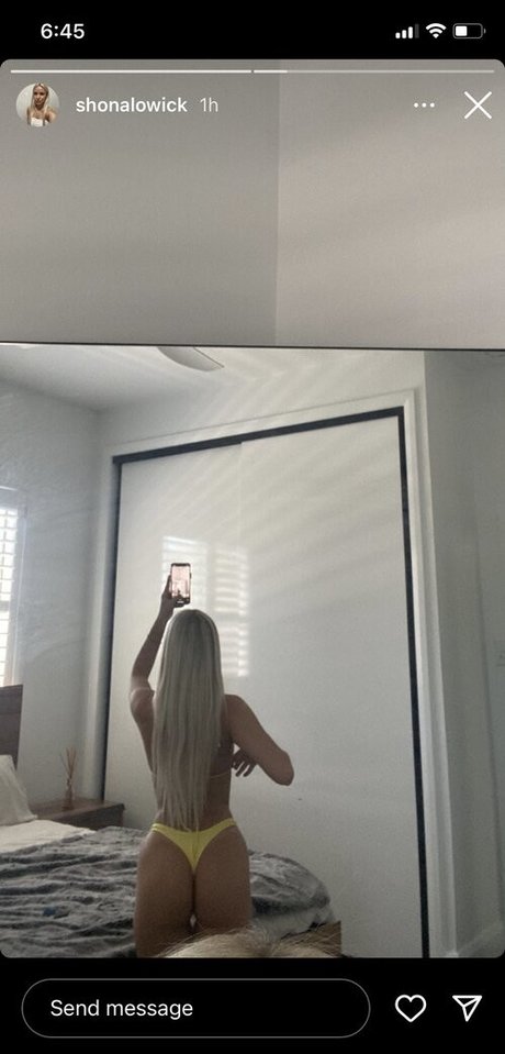 Shona Lowick art model pic