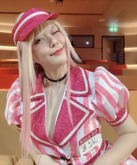 OnniesM naked model img