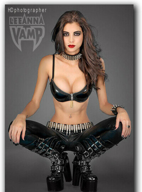 LeeAnna Vamp model photo