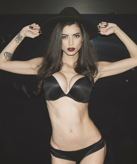 LeeAnna Vamp hd pornstar picture