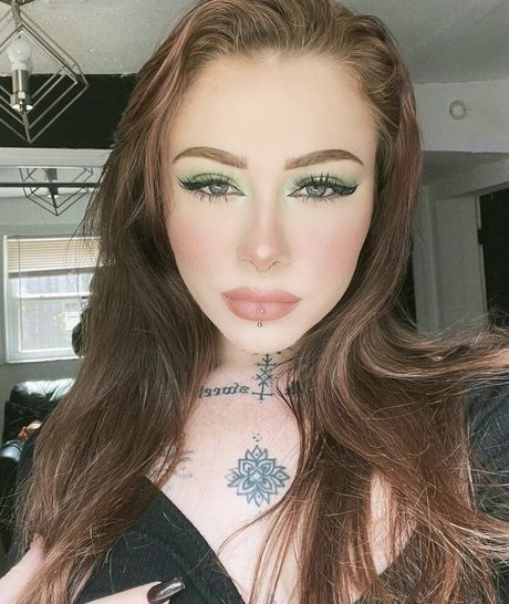 astroxfairy art actress picture