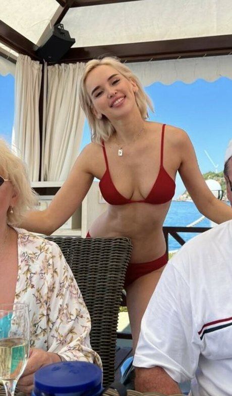 salahova high quality model galleries