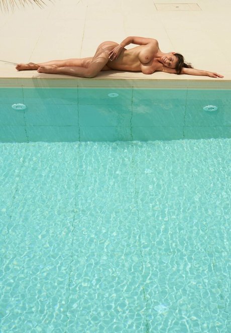 Pamela Schneider hd actress image