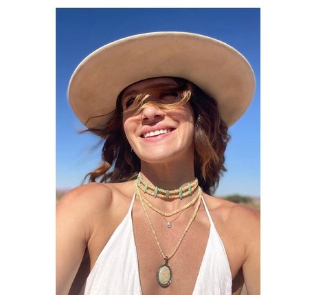 Shantel VanSanten sex actress pics