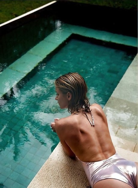 Shantel VanSanten sex model image