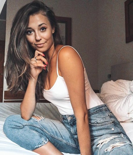 Izabella Krzan model naked pic