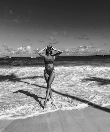 Izabella Krzan model sexy gallery