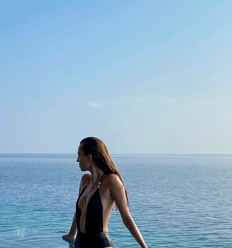 Izabella Krzan perfect star img