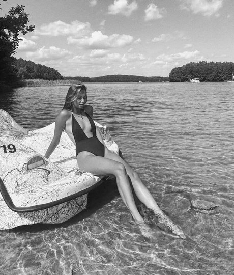 Izabella Krzan porn model photos