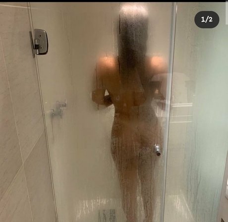 Helen Pales hot actress photos