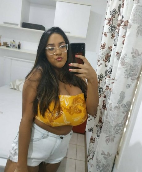 Sofia Mendonca sexy actress picture