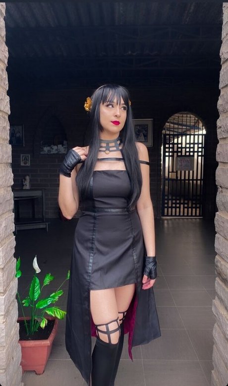 Faelinyfae model naked picture