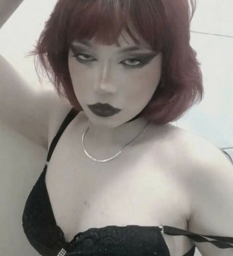 deadgirlws model erotic picture