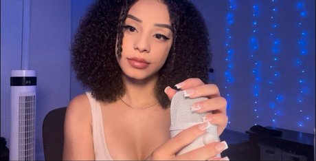 somiiiasmr sexy pornstar image