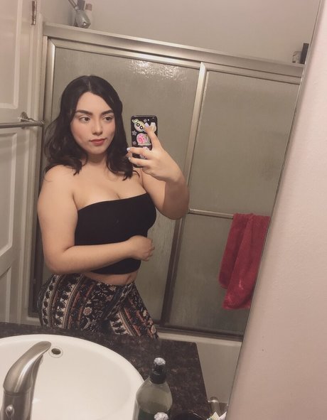 April Maribel Espinoza hot pornstar image