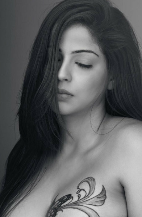 Zareen Zoya Khan star hot archive