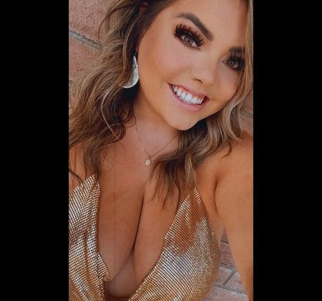 Lilly Zamora star porn photos