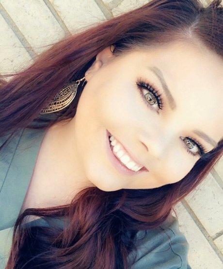 Lilly Zamora best actress img