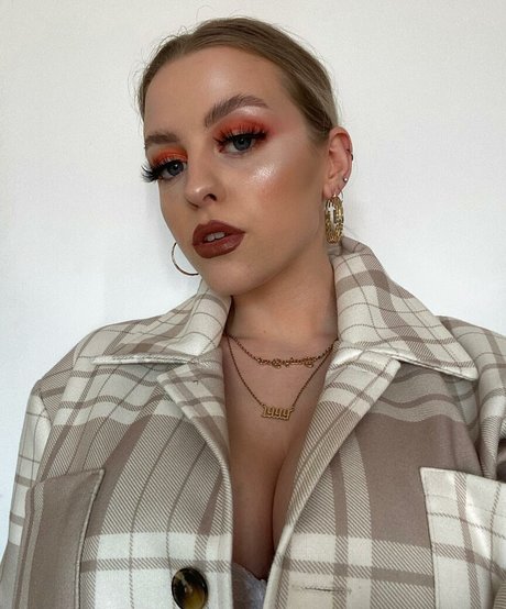 Amber R Brightman star pretty pic