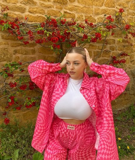 Amber R Brightman star nudes archive