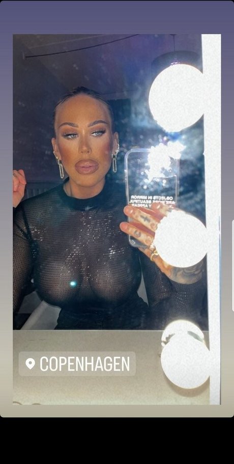 TheSwedishTwins model naked photos