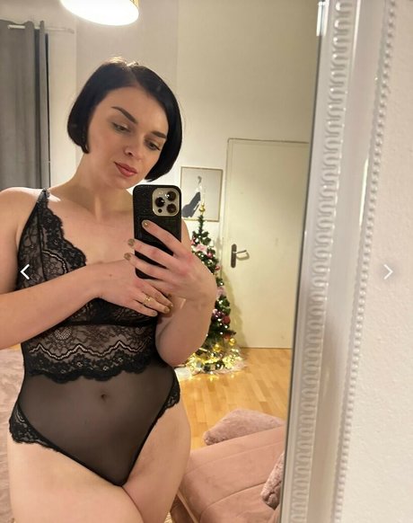 cloebaker perfect actress galleries