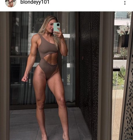 Blondeyy101 nude pornstar photos