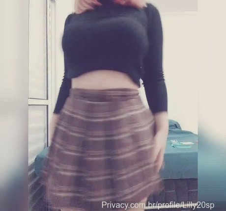 Lilly Sp star top pictures