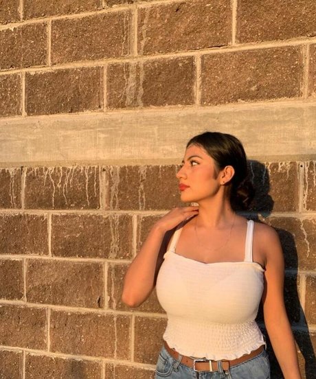 Paola Bustamante beautiful pornstar image