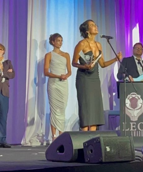 Agam Darshi star best pics