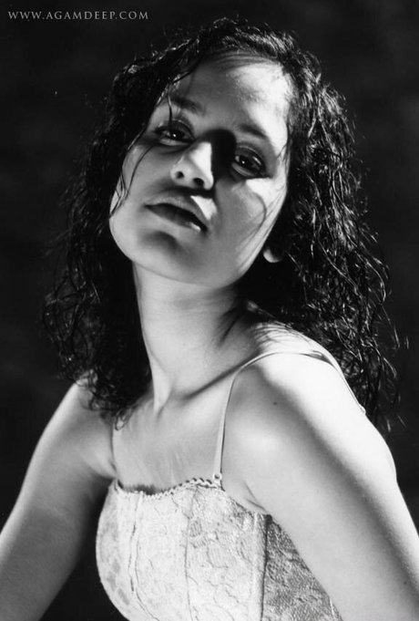 Agam Darshi pornstar nude image