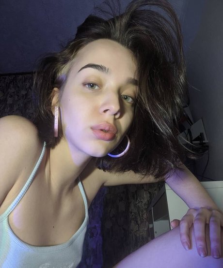 Yourlovesofia naked model images