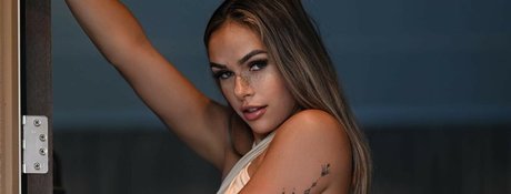 Crossyourtess hot star img