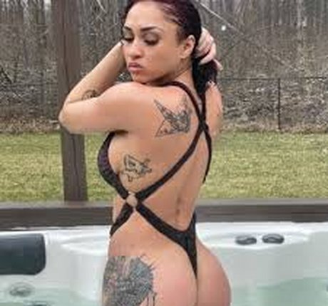 Lilyurislut star naked galleries