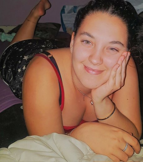 cumslut val hot star img