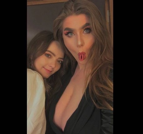 Sophie C free pornstar photos