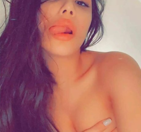 Miriam Tay star photo