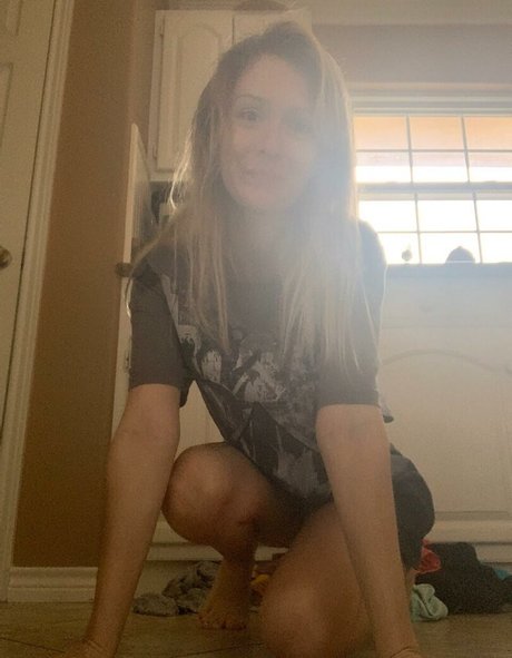 Fill Potential pornstar adult pic