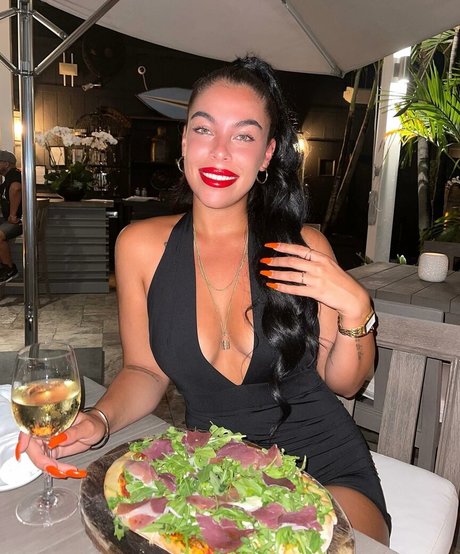 chiara di vincenzo model hd photo