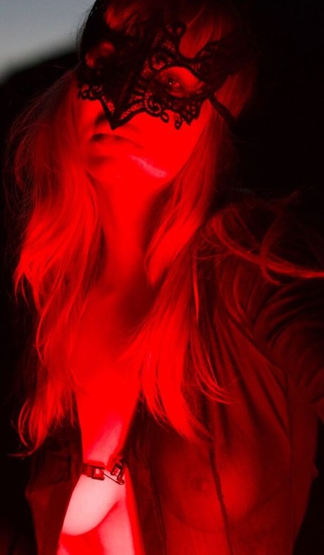 Anya Nicolodi nice star archive