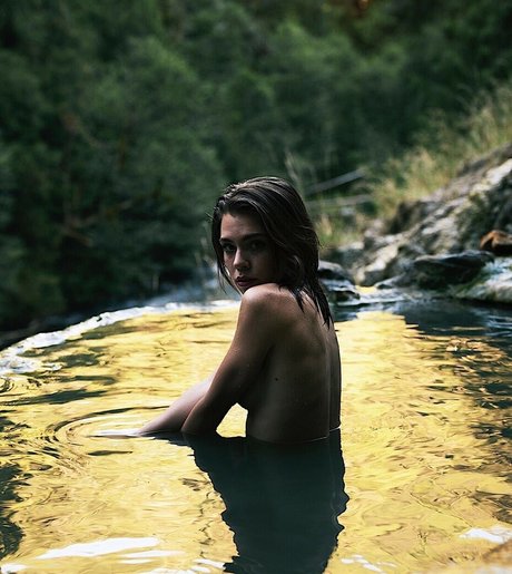 Peacelynn model nudes pics