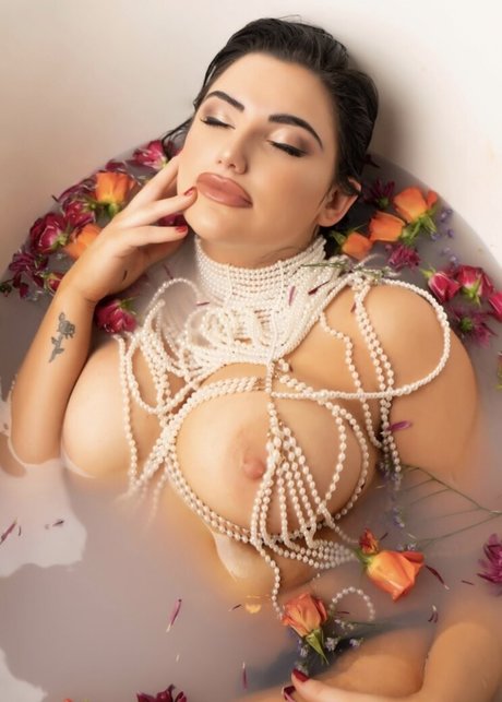 Goodwomanbadgirl porn star pics