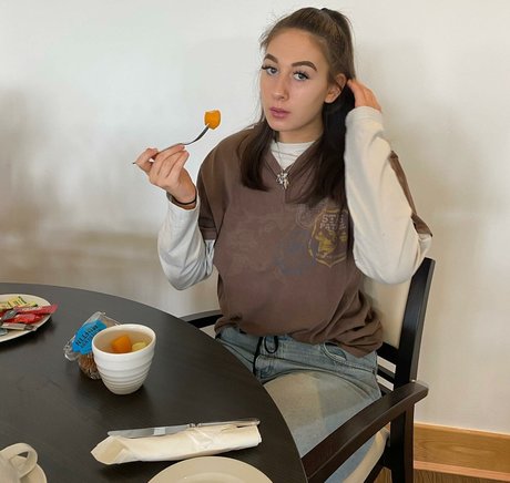 Soph Alice hot pornstar photos