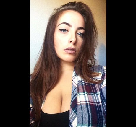 Sydney Martichuski star exclusive picture