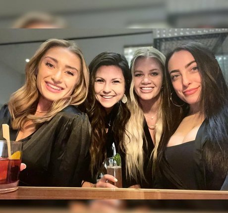 Sydney Martichuski free actress pics