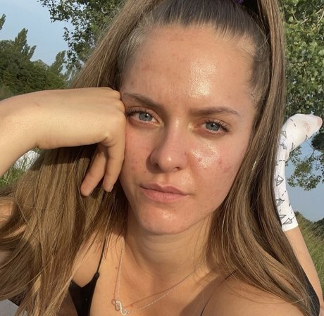 Kentessy star naked pic