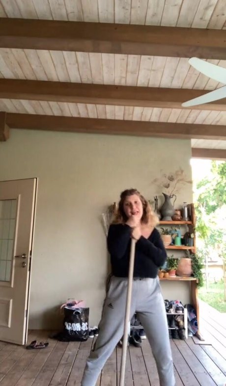 Ori Yaron star nude image